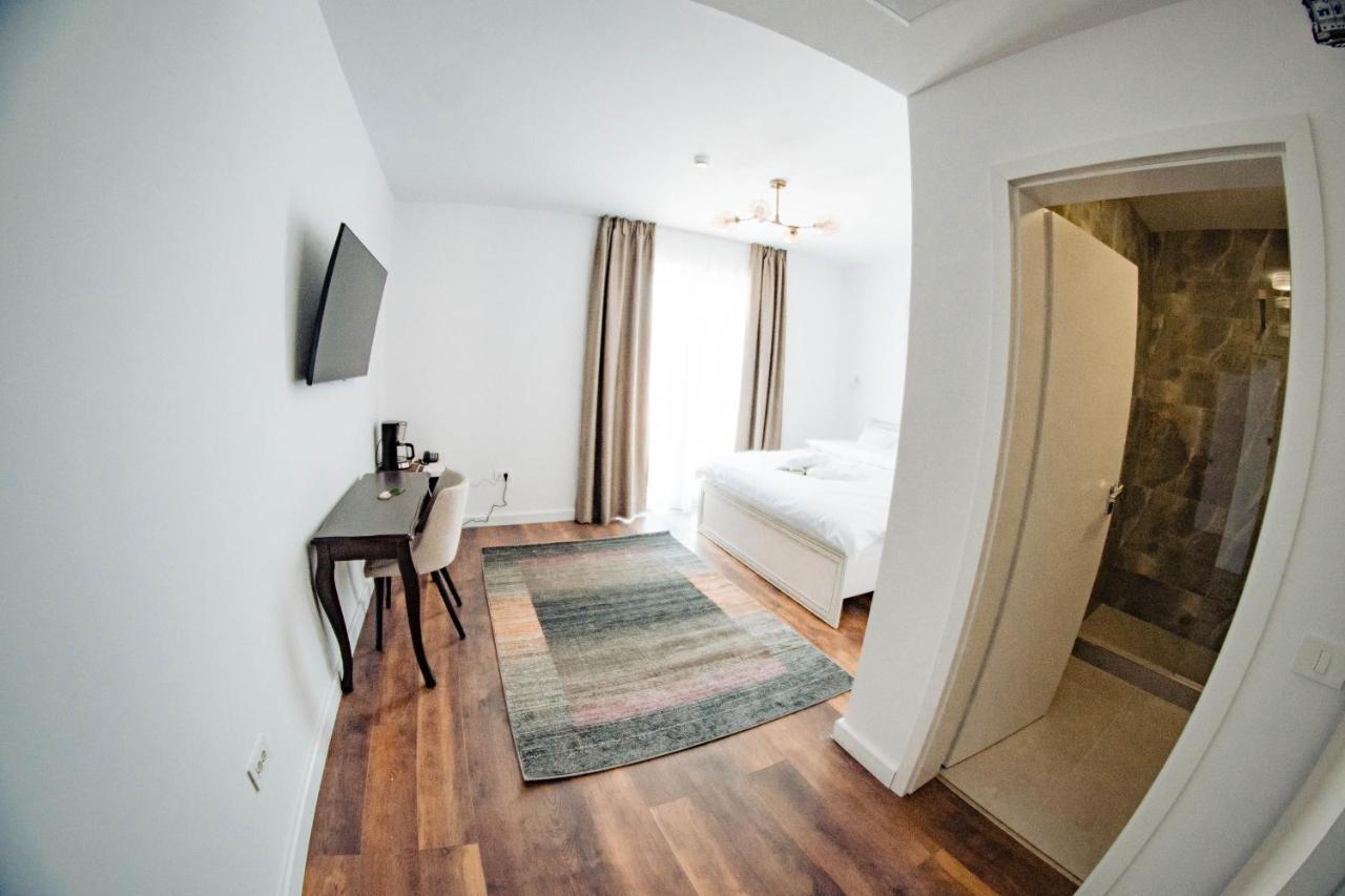 Hotel B4 Oradea Zewnętrze zdjęcie