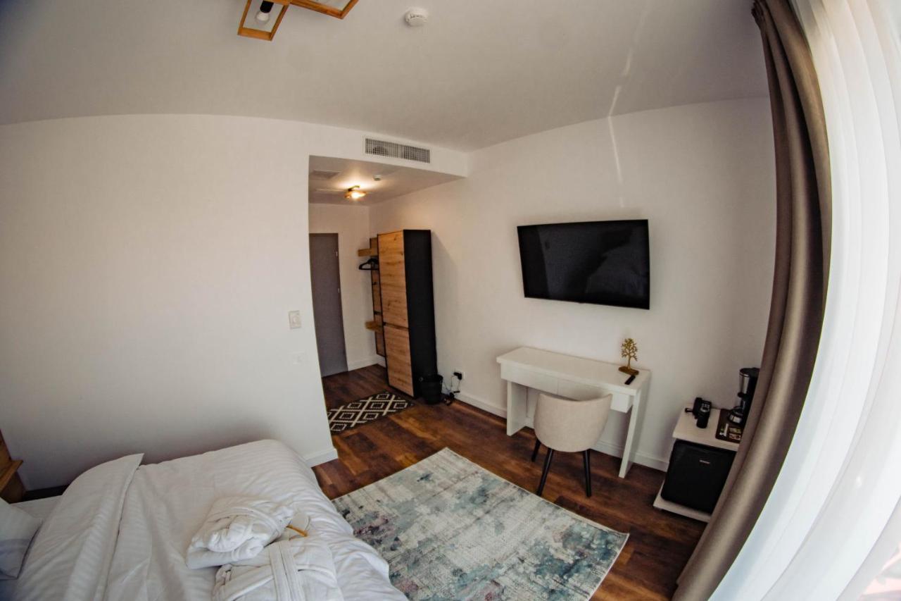 Hotel B4 Oradea Zewnętrze zdjęcie