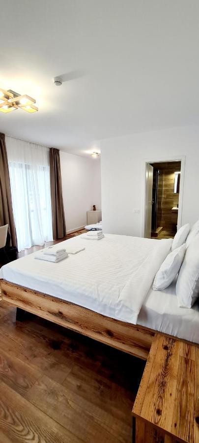 Hotel B4 Oradea Zewnętrze zdjęcie