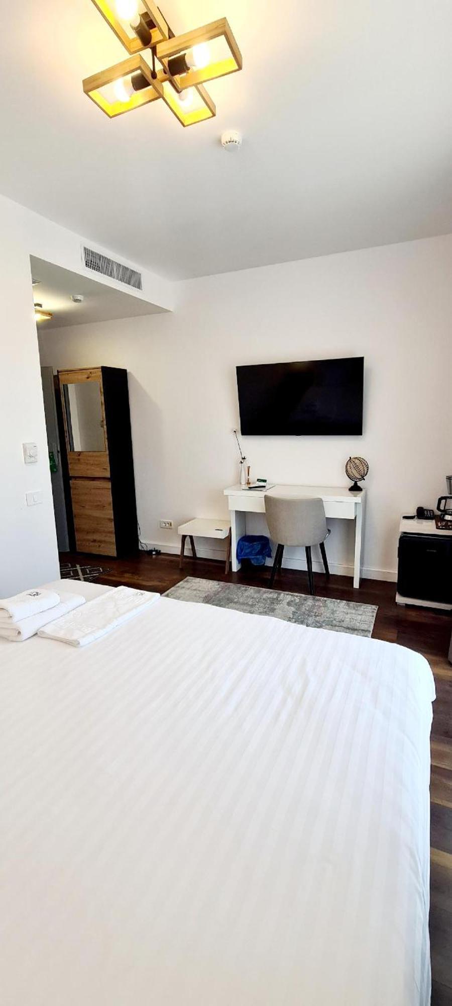 Hotel B4 Oradea Zewnętrze zdjęcie