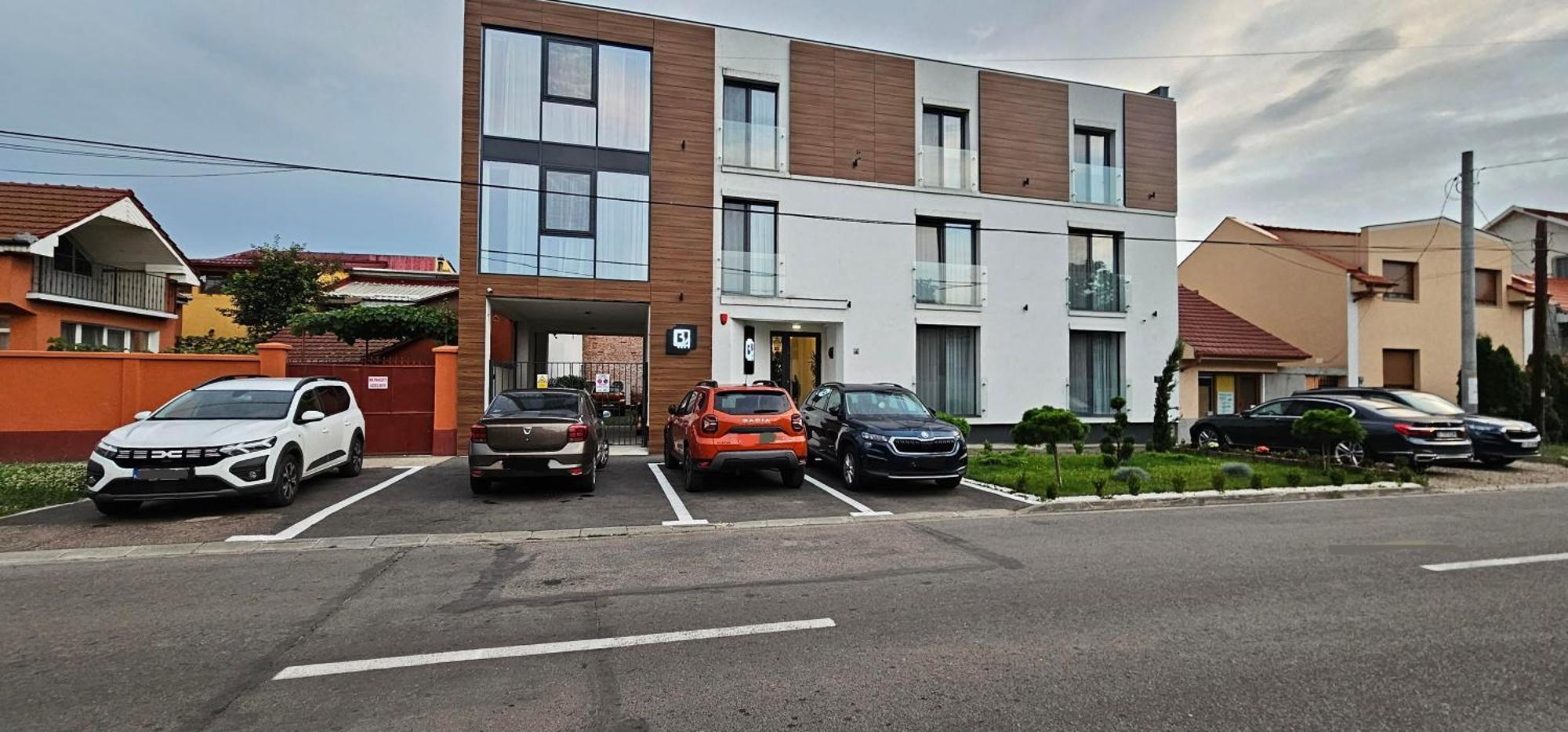 Hotel B4 Oradea Zewnętrze zdjęcie